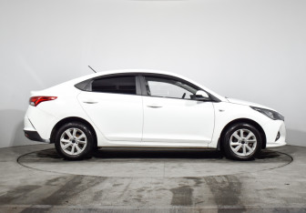 Подержанный автомобиль Hyundai Solaris Sedan 2021 года (4 фото)
