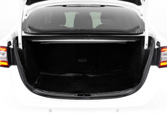 Подержанный автомобиль Ford Mondeo Sedan 2015 года (16 фото)