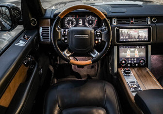 Подержанный автомобиль Land Rover Range Rover 2018 года (12 фото)