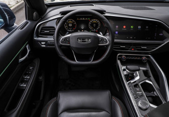 Подержанный автомобиль Geely Tugella 2022 года (11 фото)