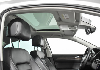 Подержанный автомобиль Volkswagen Passat Sedan 2019 года (19 фото)