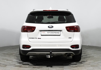 Подержанный автомобиль Kia Sorento 2019 года (6 фото)