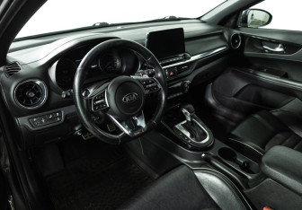 Подержанный автомобиль Kia Cerato Sedan 2020 года (11 фото)