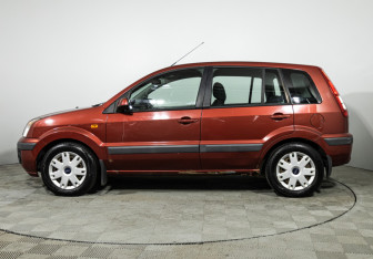 Подержанный автомобиль Ford Fusion 2008 года (8 фото)