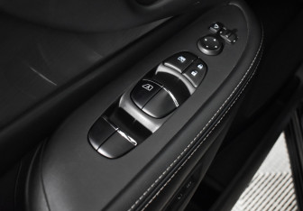 Подержанный автомобиль Nissan Murano Suv 2016 года (10 фото)