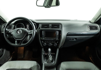 Подержанный автомобиль Volkswagen Jetta Sedan 2014 года (13 фото)