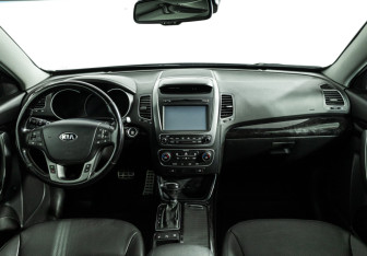 Подержанный автомобиль Kia Sorento 2014 года (13 фото)