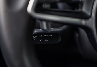 Подержанный автомобиль Porsche Cayenne 2015 года (19 фото)