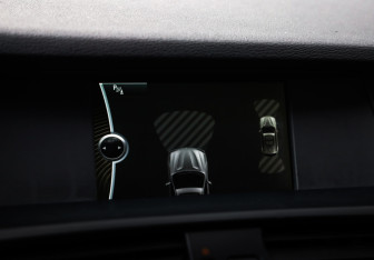 Подержанный автомобиль BMW X3 2012 года (16 фото)