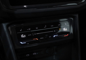Подержанный автомобиль Volkswagen Tiguan 2021 года (17 фото)