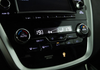 Подержанный автомобиль Nissan Murano Suv 2016 года (15 фото)