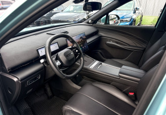Подержанный автомобиль Omoda C7 2025 года (7 фото)