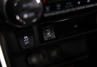 Подержанный автомобиль Toyota RAV4 2024 года (17 фото)
