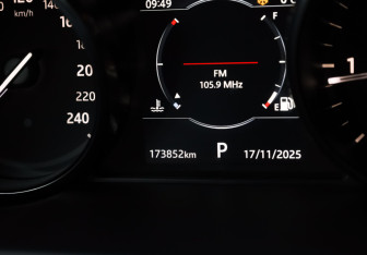 Подержанный автомобиль Land Rover Discovery Sport 2018 года (14 фото)