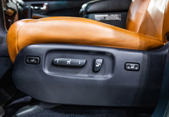 Подержанный автомобиль Lexus LX 2012 года (31 фото)