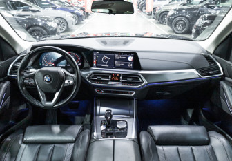Подержанный автомобиль BMW X5 2019 года (20 фото)