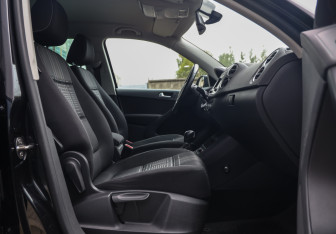 Подержанный автомобиль Volkswagen Tiguan 2016 года (23 фото)
