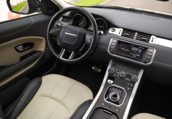 Подержанный автомобиль Land Rover Range Rover Evoque 2016 года (10 фото)