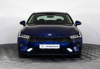 Подержанный автомобиль Kia K5 2020 года (2 фото)