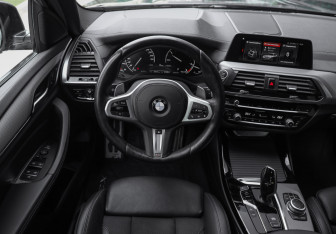 Подержанный автомобиль BMW X3 2020 года (15 фото)
