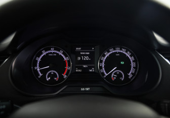 Подержанный автомобиль Skoda Octavia Liftback 2018 года (11 фото)