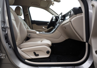 Подержанный автомобиль Mercedes-Benz GLC Coupe 2019 года (25 фото)