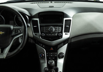 Подержанный автомобиль Chevrolet Cruze Sedan 2012 года (14 фото)