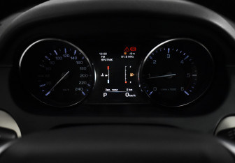 Подержанный автомобиль Land Rover Discovery Sport 2015 года (21 фото)