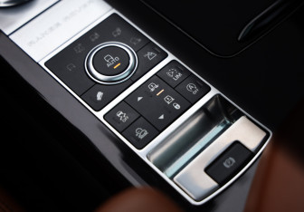 Подержанный автомобиль Land Rover Range Rover 2017 года (22 фото)