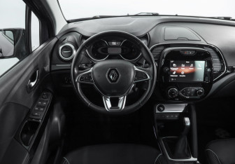 Подержанный автомобиль Renault Kaptur 2020 года (11 фото)