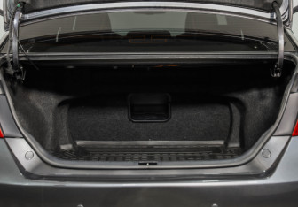 Подержанный автомобиль Toyota Camry Sedan 2013 года (29 фото)