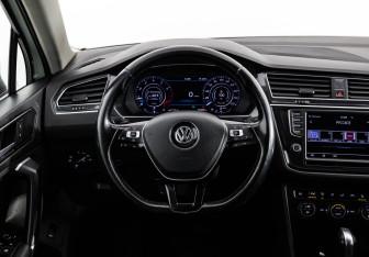 Подержанный автомобиль Volkswagen Tiguan 2017 года (11 фото)