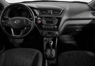 Подержанный автомобиль Kia Rio Hatchback 2012 года (14 фото)