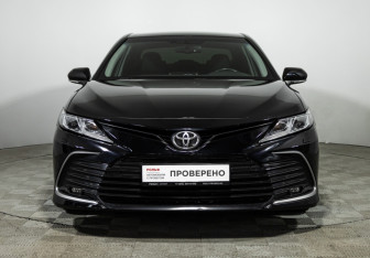 Подержанный автомобиль Toyota Camry Sedan 2021 года (2 фото)