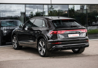Новый Audi Q8 2025 (8 фото)
