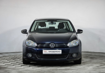 Подержанный автомобиль Volkswagen Golf Hatchback 2011 года (2 фото)