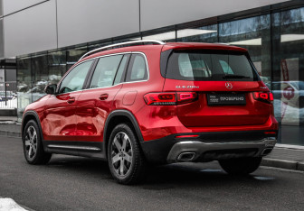 Подержанный автомобиль Mercedes-Benz GLB 2021 года (7 фото)