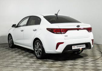 Подержанный автомобиль Kia Rio Sedan 2018 года (7 фото)