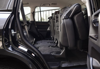 Подержанный автомобиль Toyota Land Cruiser Suv 2016 года (28 фото)