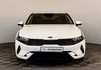 Подержанный автомобиль Kia K5 2020 года (2 фото)