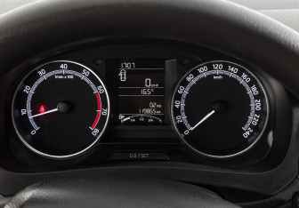 Подержанный автомобиль Skoda Rapid Liftback 2018 года (17 фото)