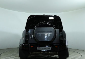 Подержанный автомобиль Land Rover Defender Suv 2023 года (6 фото)