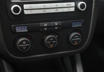 Подержанный автомобиль Volkswagen Golf Hatchback 2008 года (16 фото)