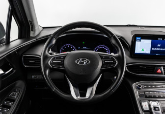 Подержанный автомобиль Hyundai Santa Fe 2023 года (13 фото)