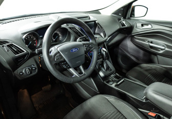 Подержанный автомобиль Ford Kuga 2017 года (11 фото)