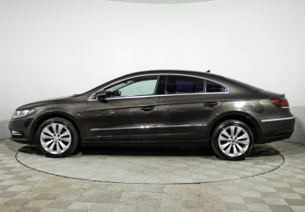 Подержанный автомобиль Volkswagen Passat CC 2012 года (8 фото)