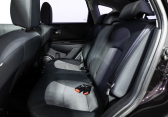 Подержанный автомобиль Nissan Qashqai 2013 года (10 фото)