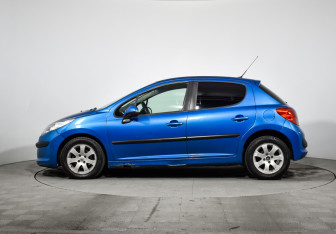 Подержанный автомобиль Peugeot 207 Hatchback 2008 года (8 фото)