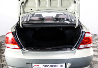 Подержанный автомобиль Nissan Almera Classic 2010 года (15 фото)