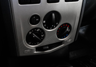 Подержанный автомобиль Renault Logan Sedan 2009 года (12 фото)